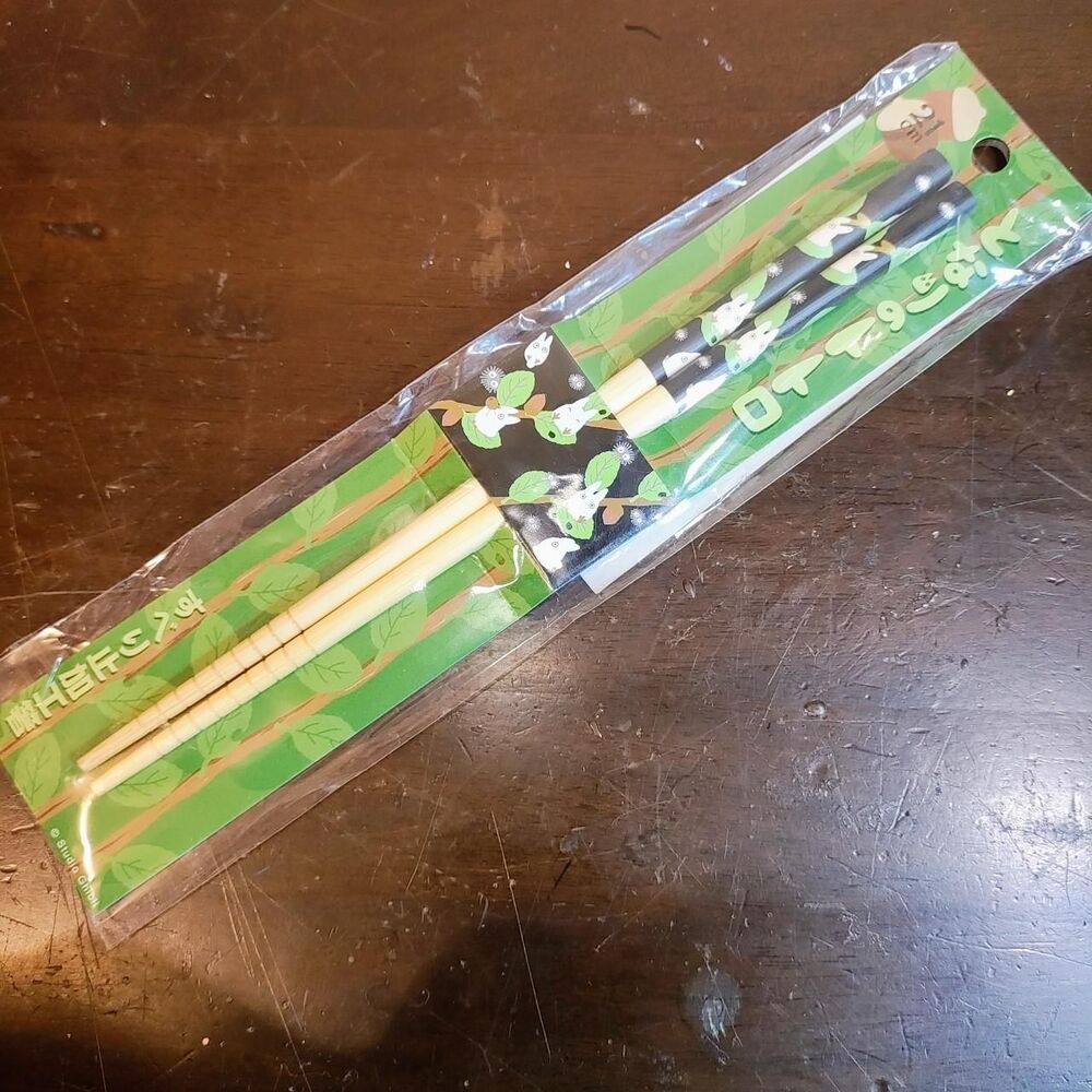 never opened - BRAND NEW *Unbranded Totoro chopsticks set